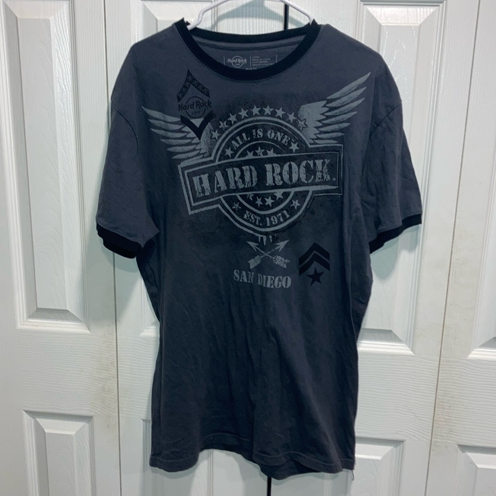 Hard Rock Cafe.  San Diego  T Shirt Size L All Is One Ext 1971 Gray Black